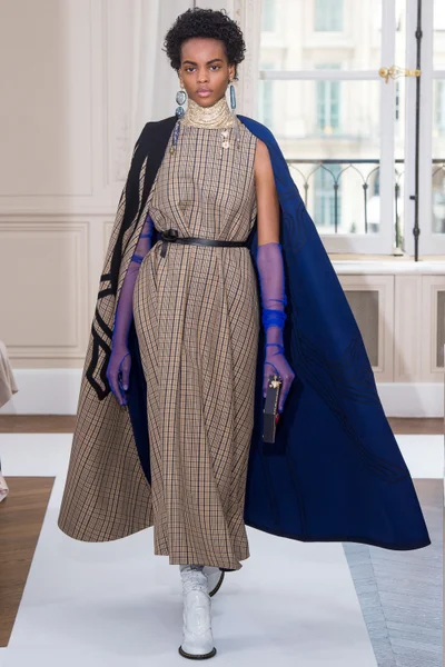 Look 16